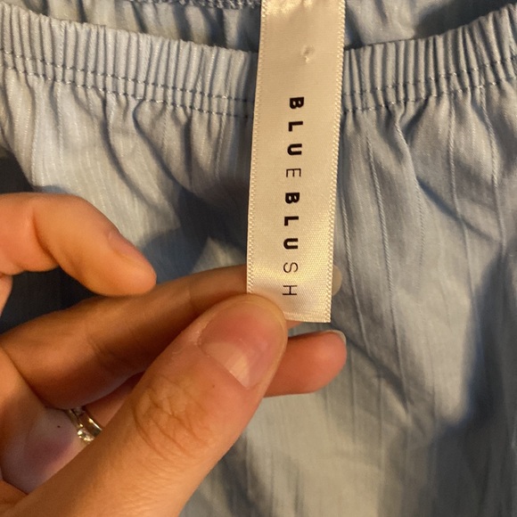 ⭐️2/$10 - crop top - Picture 3 of 4